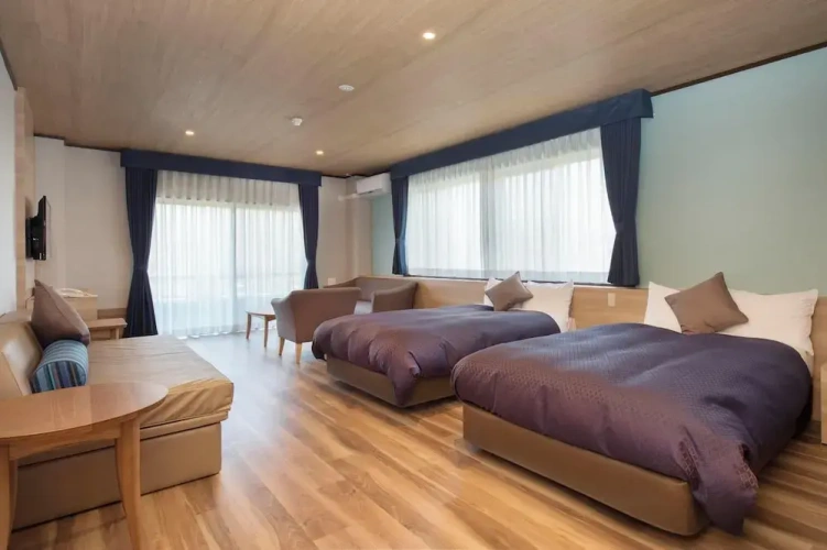 Standard Triple room
