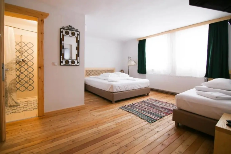 Standard Triple room