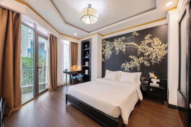 Deluxe Double room with city view