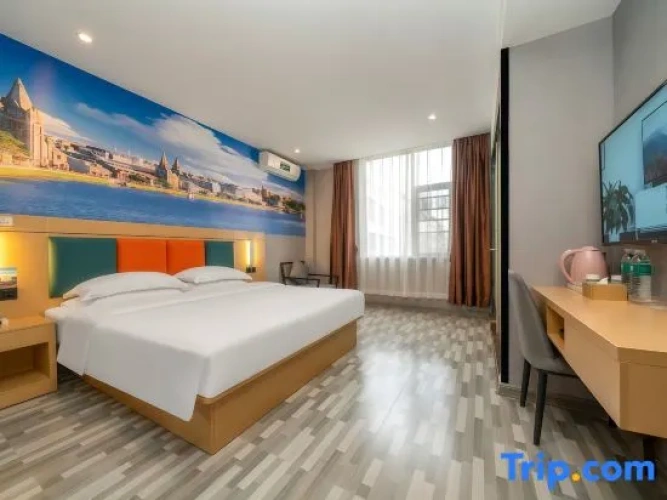 Standard Double room with street view