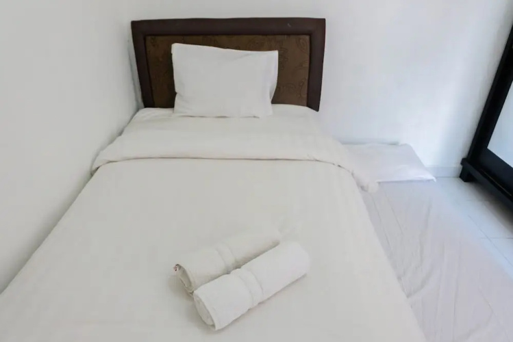 Cozy Studio (No Kitchen) at Aeropolis Apartment