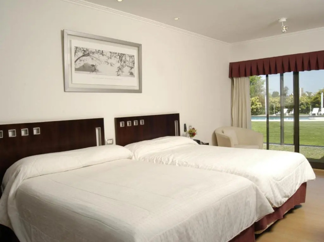 Camberland Resort & Suites Pilar
