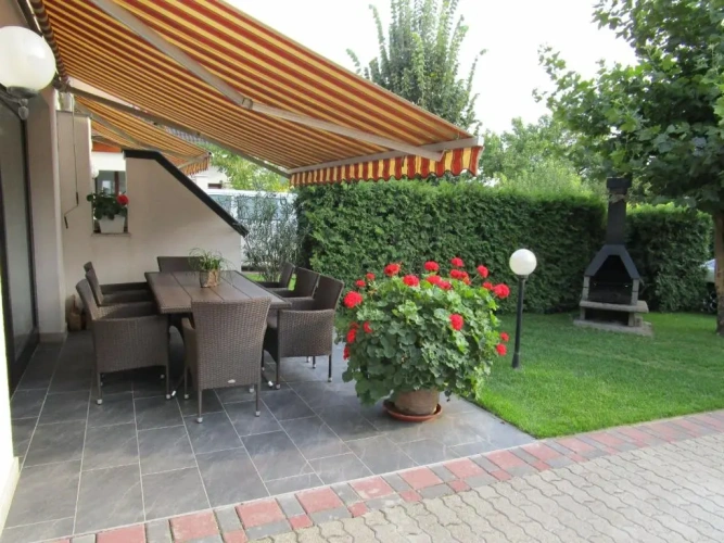 3 Bedrooms Apartment