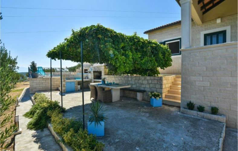 Holiday house Ita - with pool and view: Postira, Island Brac
