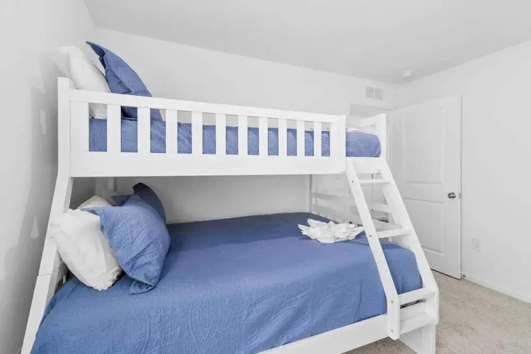 Springhill Retreat! 3 Bed, 2 Bath!