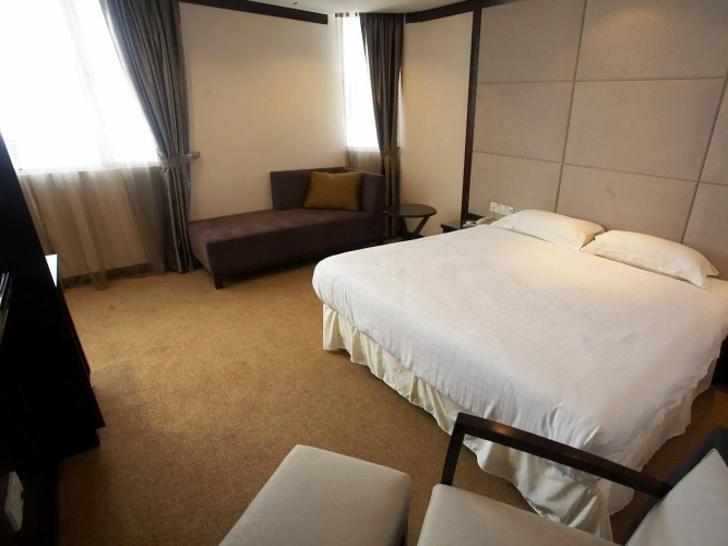 Country Hotel