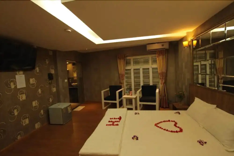 TH Hotel