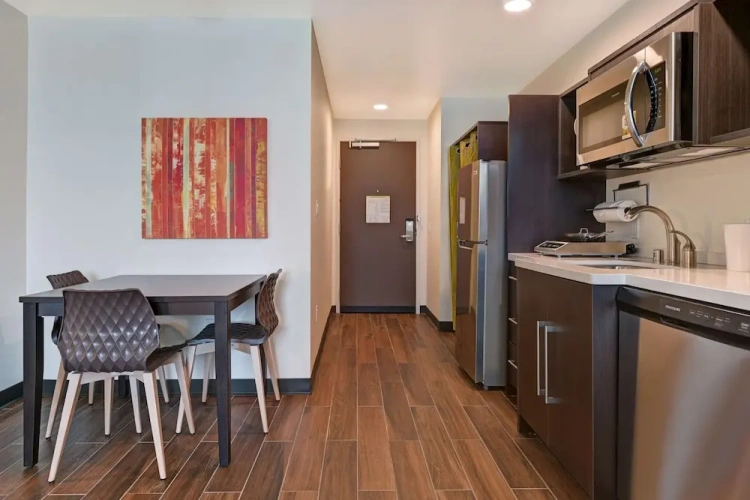 1 Bedroom Suite