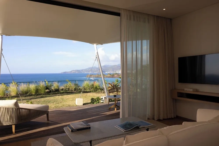 2 Bedrooms Suite with ocean view