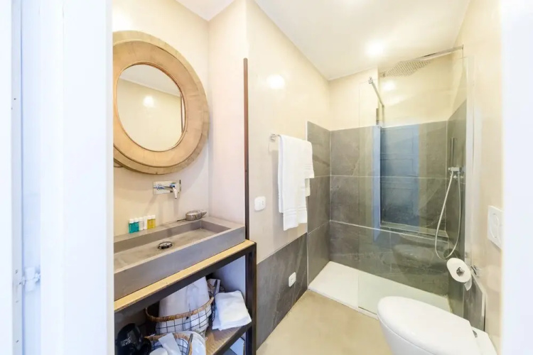 Bello Lake Como Suites