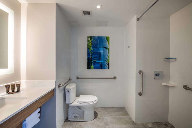 Wingate by Wyndham Long Island City photo 9