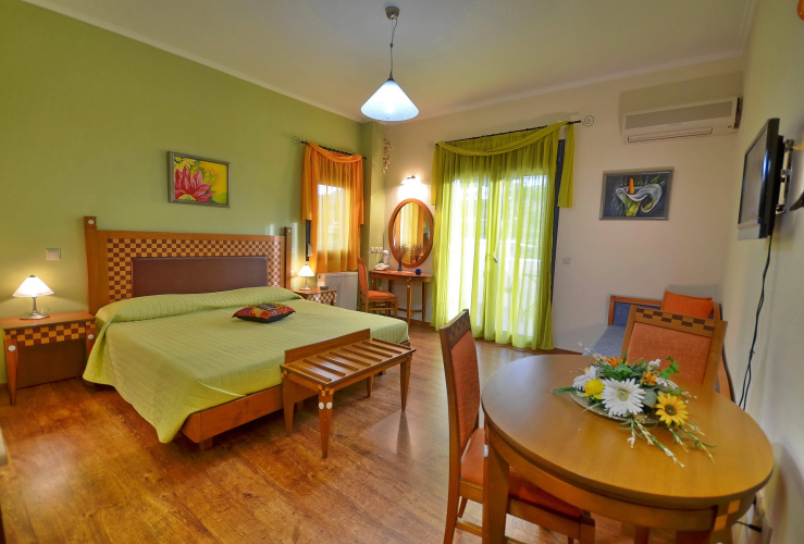 Emporios Bay Hotel