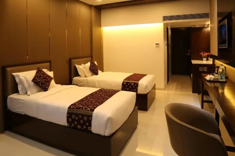 Executive room with pool view