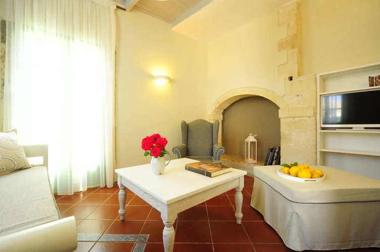 Mythos Suites Boutique Hotel