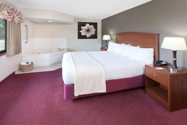 1 Bedroom Double Suite