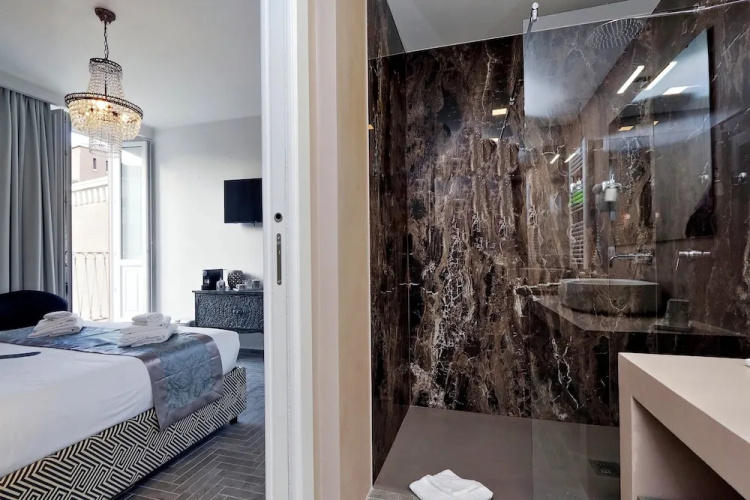 Della Croce Rooms