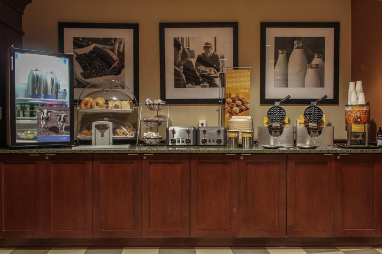 Hampton Inn Long Island - Brookhaven photo 14