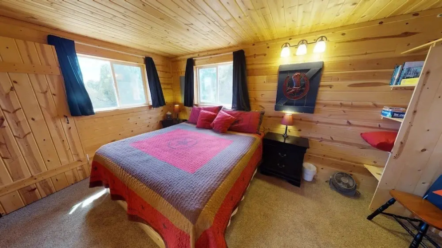 White Cabin Cozy Secluded Cabin