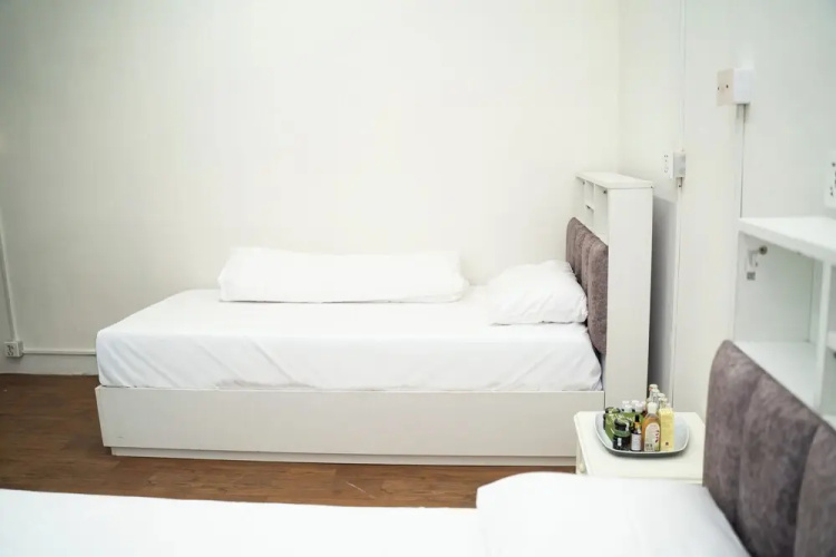Aarya Wellness & Hostel