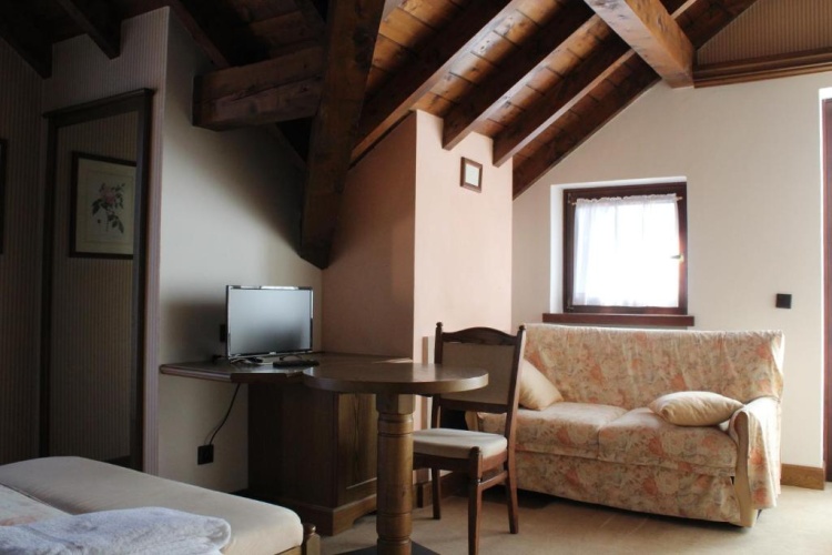 Standard Twin room with view