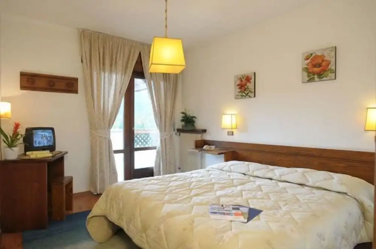 Standard Triple room with balcony