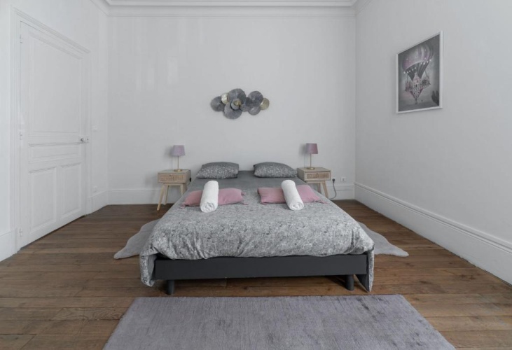 2 Bedrooms Apartment