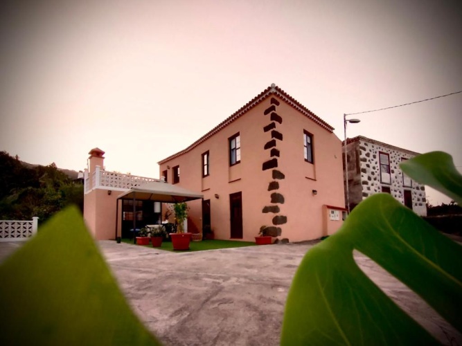 3 Bedrooms Cottage