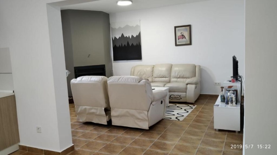 3 Bedrooms Cottage