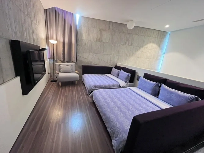 Deluxe Quadruple Attic room