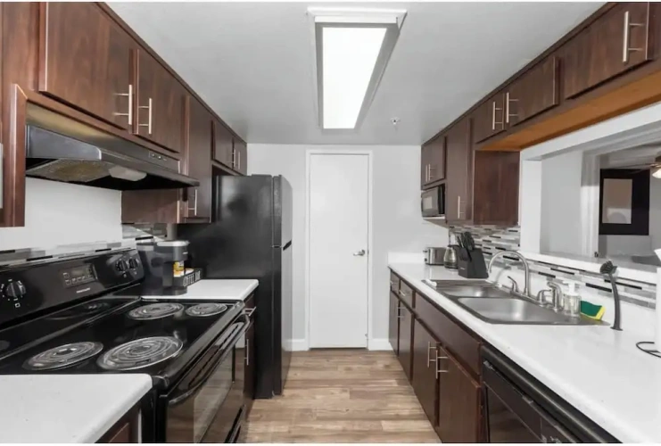 2 Bedrooms Apartment