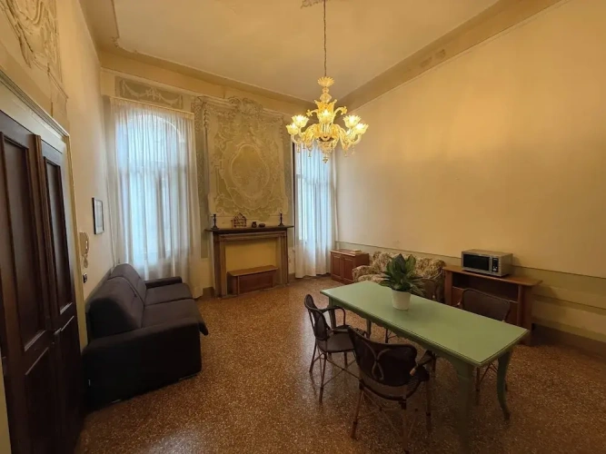 1 Bedroom Apartment with canal view