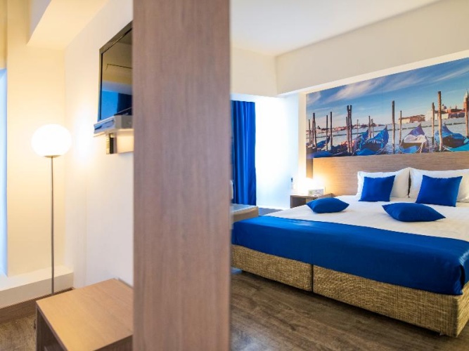 Standard Double room with view