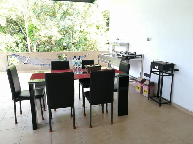 Thilini Tour Inn