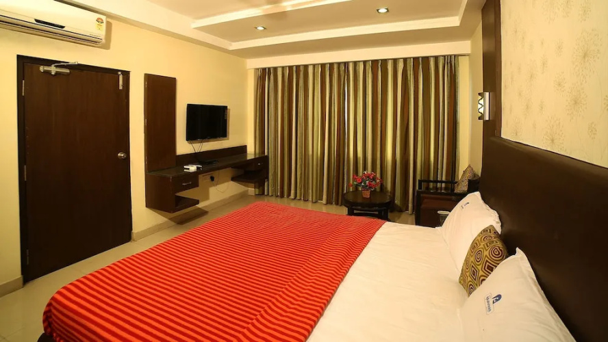 Hotel Rajvihar Deluxe
