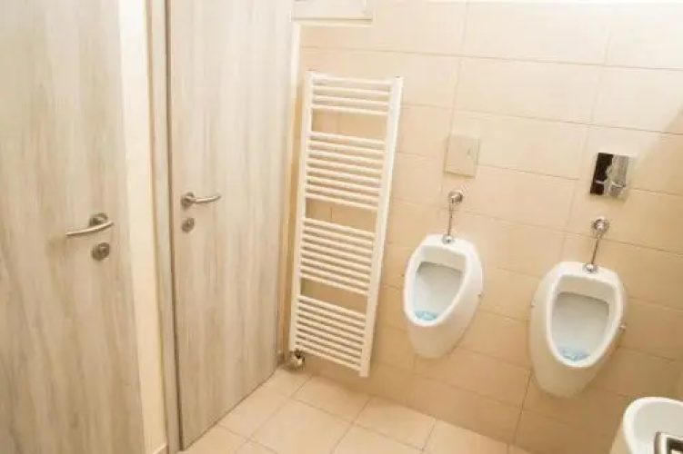 All Seasons Hostel