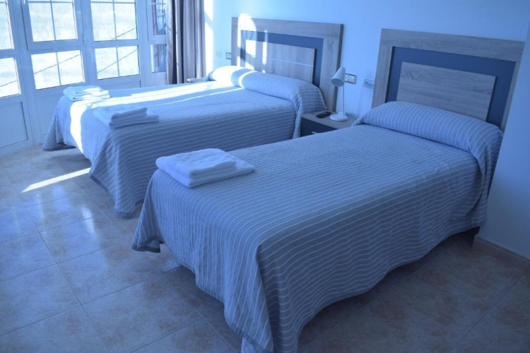 Standard Triple room with sea view