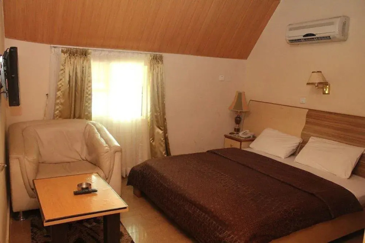 Vicmike Villa