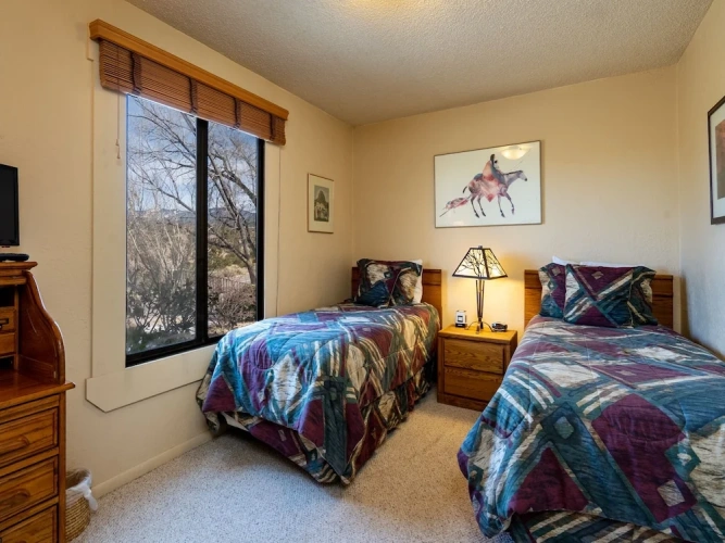 Standard room with mountain view