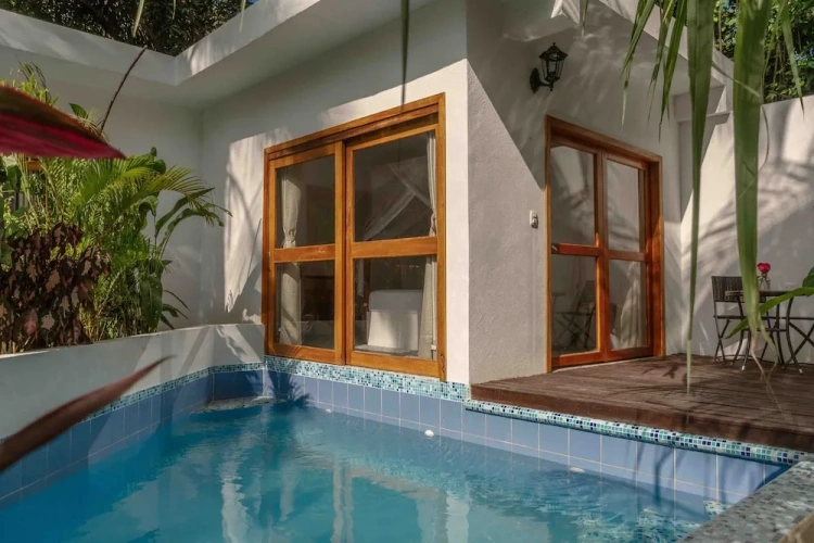 Luxury Double room with pool view