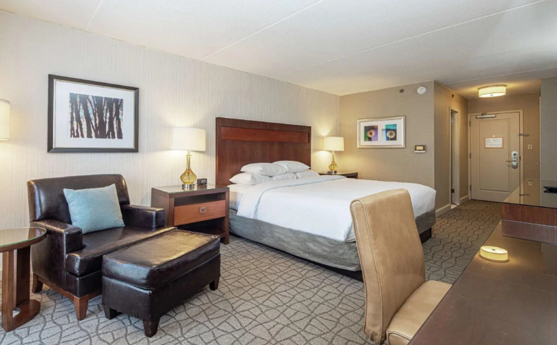 Doubletree by Hilton Pittsburgh — Green Tree