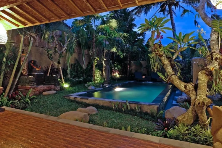2 Bedrooms Villa