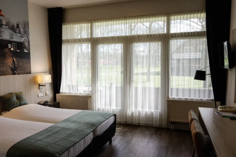 Superior Double room with balcony and with park view