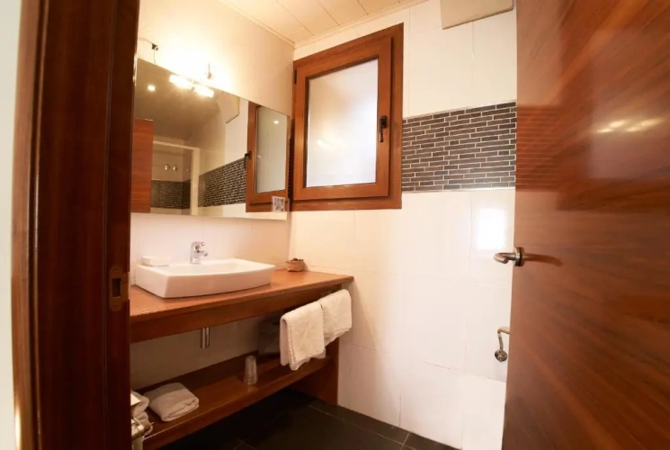 Standard Twin room with view