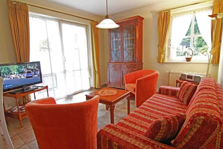 Haus-Meisennest-Wohnung-Meise