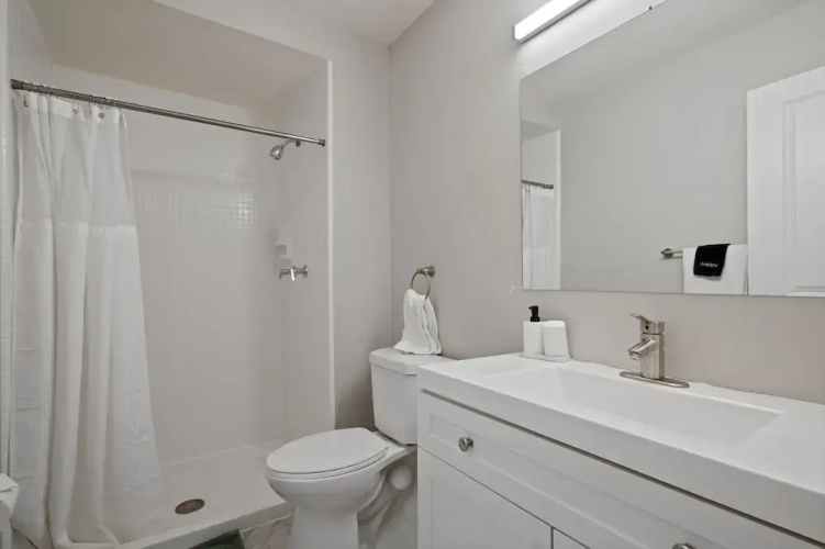 Inviting 2BR 2BA Unit in Rochester Hills