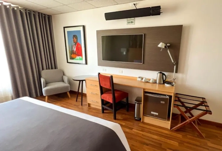 Standard Quadruple room with view