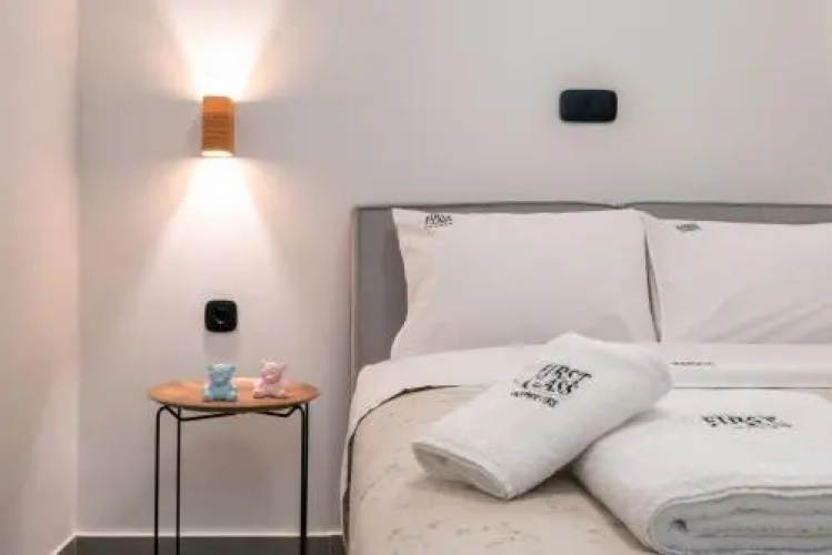 Glyfada Gallery Apartment
