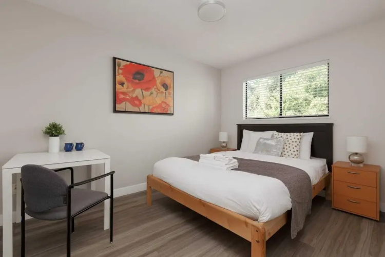 Huge 4 Bedroom Upper Suite