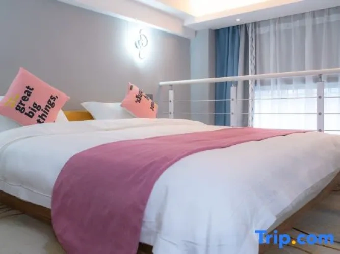 Deluxe Twin Suite with mountain view