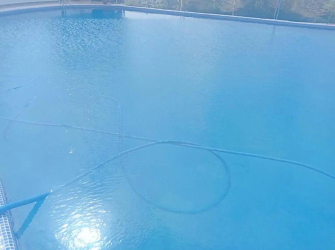 Studio hautte game avec piscine.